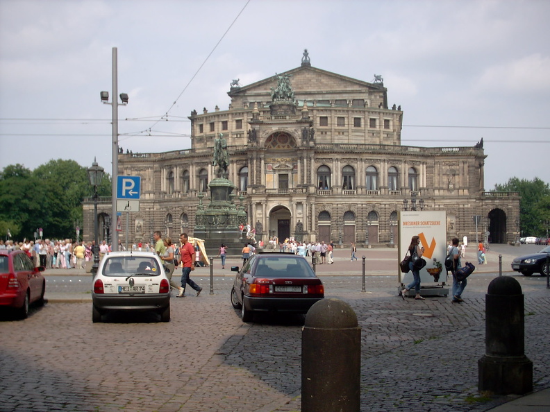 Semperoper -- Theaterplatz X Sophienstraße