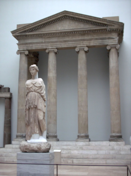 Athene Statue