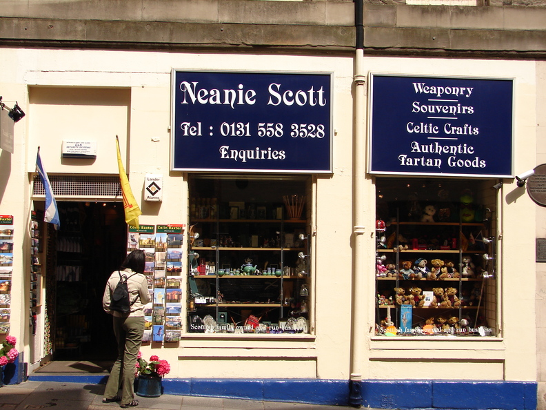 Neanie Scott -- hier haben wir zugeschlagen